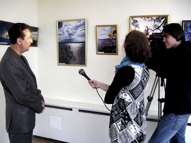 Автор выставки дает интервью программе Новости культуры
