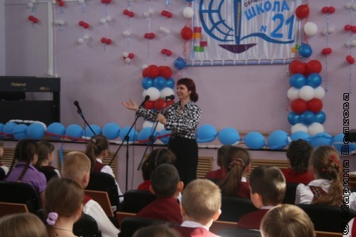 Нина Пикулева выступает в 21 школе Миасса