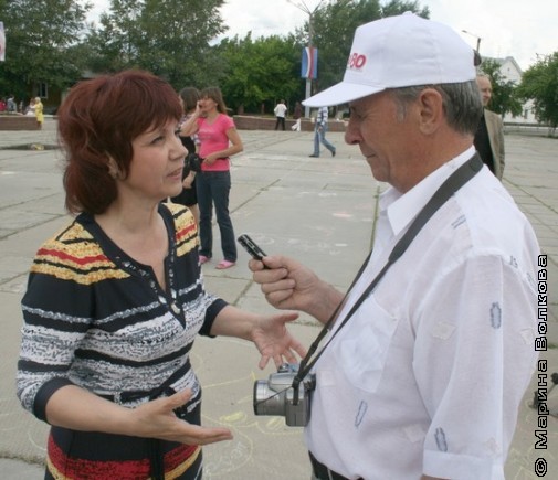 Анатолий Агарков берёт интервью у Нины Пикулевой