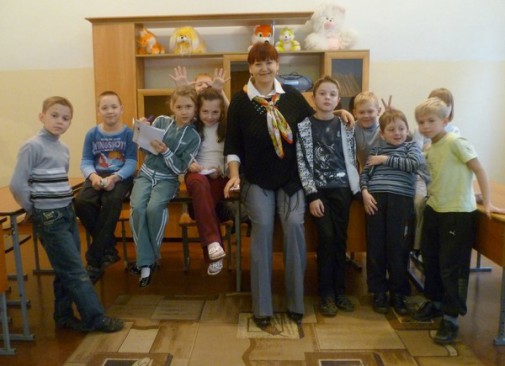 Елена Губина с детьми 94-ой школы