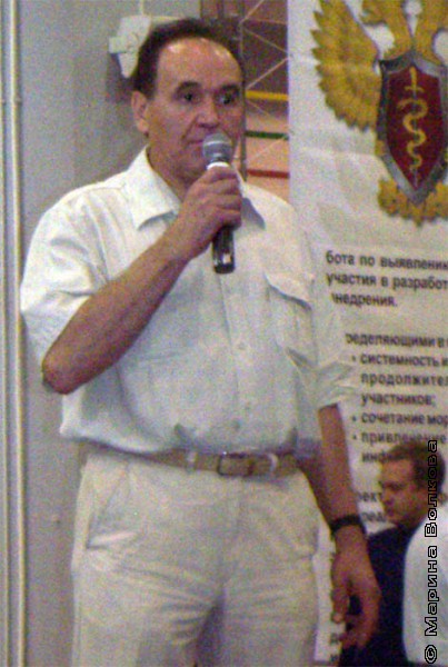Вячеслав Николаевич Скворцов открывает Читательский марафон № 1, август 2006