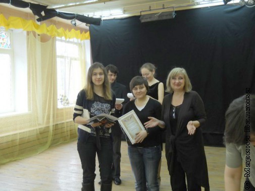 Мария Гришкевич и Екатерина Юркина с дипломами за 2-ое место в поэзии
