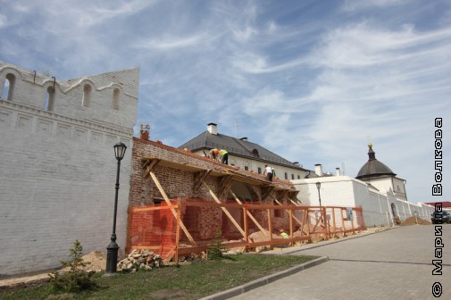 Реконструкция стен в Свияжске