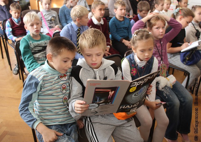 Дети начинали читать прямо на фестивале