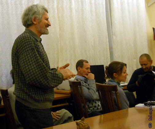 Автора поздравляет Николай Бондарев, слушатель Литературной мастерской