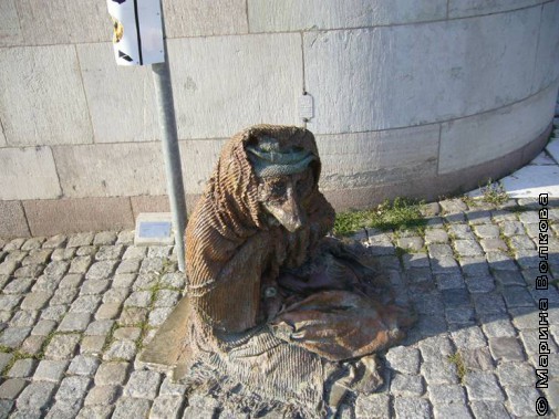 памятник лисе-нищенке в Стокгольме