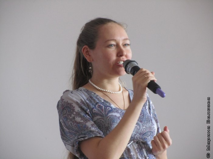 Оксана Ралкова читает свои стихи
