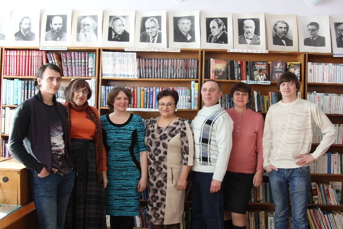 С сотрудниками библиотек Нагайбакского района. Вторая справа - Ирина Ежова, третий справа - Алексей Столяров