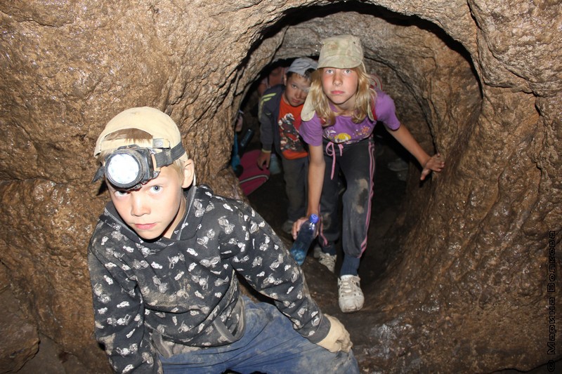 В пещерах притесов реки Ай, Саткинский район Челябинской области
