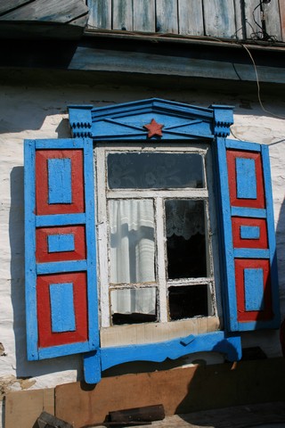 Окно  в башкирском доме