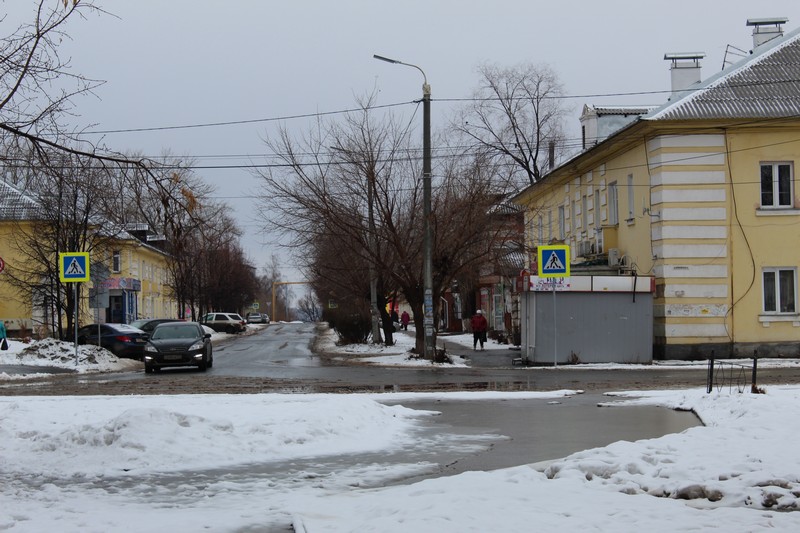 Улица Бажова, площадь Бажова и ДК Бажова в поселке Бажово