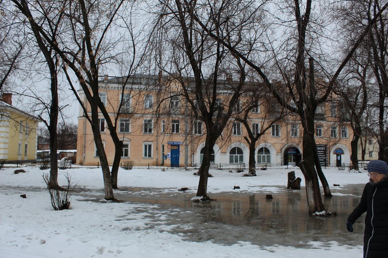 Улица Бажова, площадь Бажова и ДК Бажова в поселке Бажово