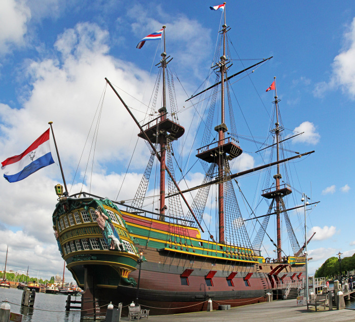 Корабль Амстердам